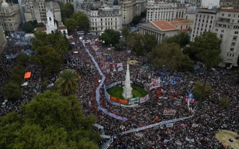 Profundizar la lucha hasta que se vayan