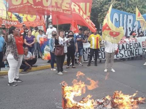 Palmada en la espalda y más ajuste