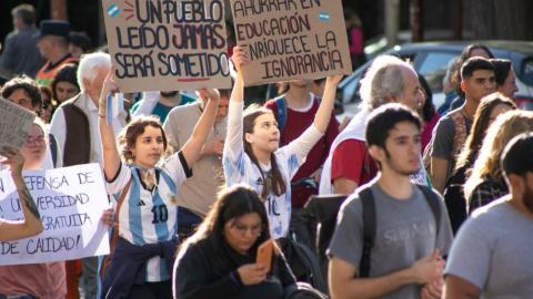El ajuste y las reformas golpean a la educación