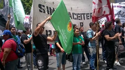 Contra un “pacto social” de la mano del ajuste